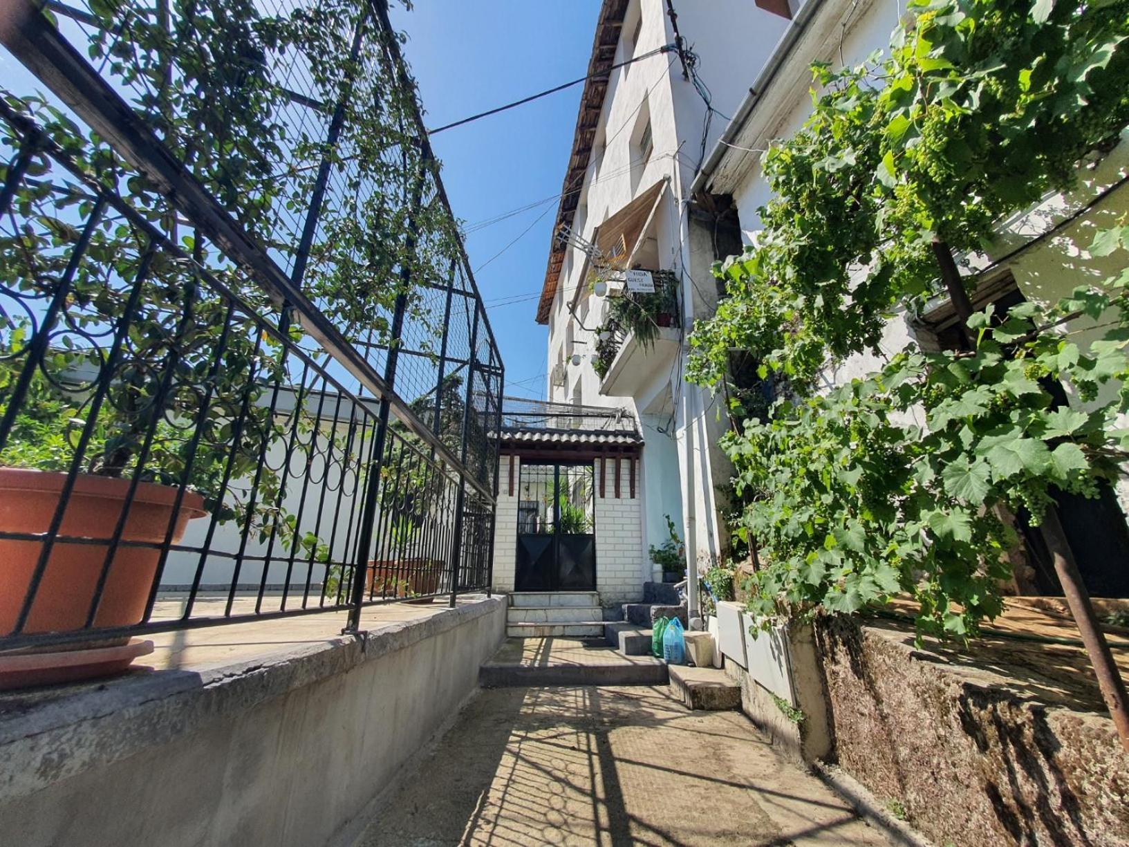 Hida Guest House Αργυρόκαστρο Εξωτερικό φωτογραφία